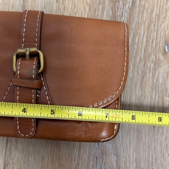 Patricia Nash Torri Clutch Heritage with Embossed Logo - Picture 4 of 13